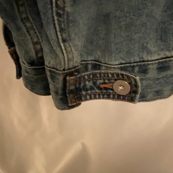 Wild Fable Woman's denim jacket metal button - L - Picture 6 of 7